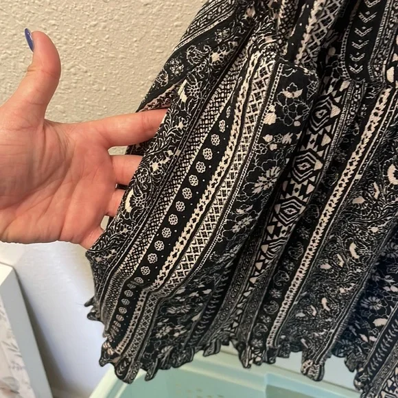 Boho NWOT romper with pockets - Picture 6 of 6